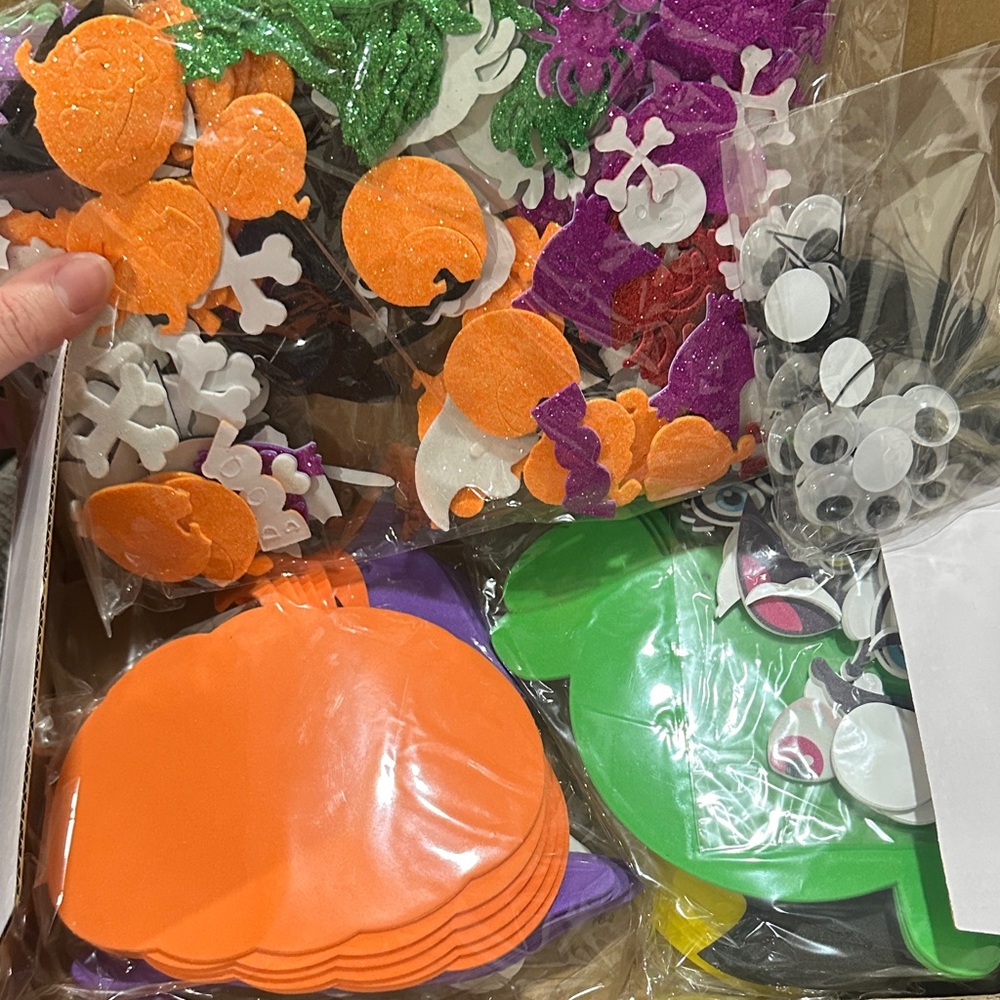 Halloween Party Decoration Set - Orange, Green, Purple DIY HALLOWEEN CRAFTS